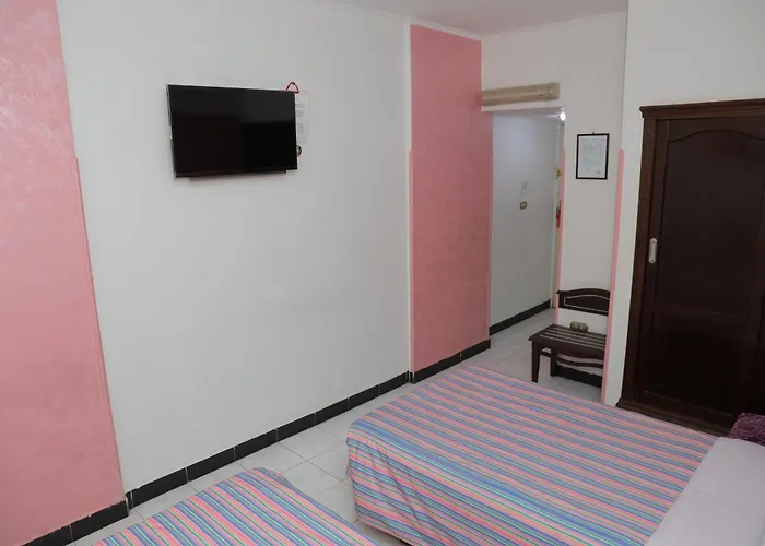 Happy City Hotel